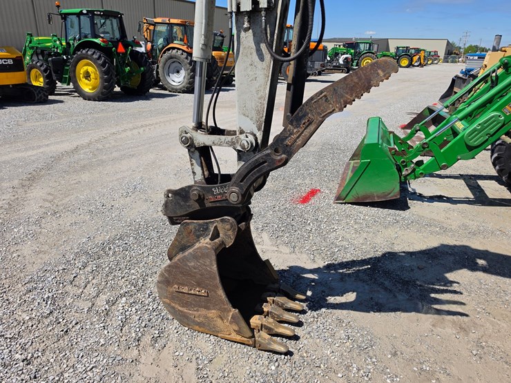 2021-takeuchi-tb290-image-2
