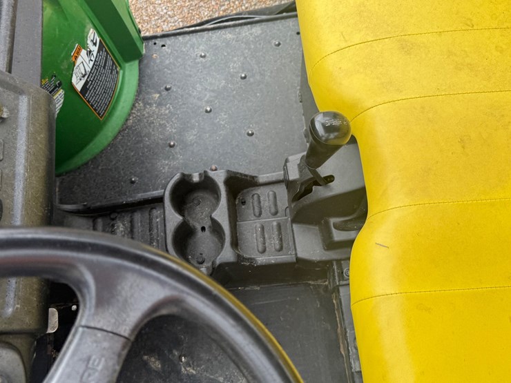 john-deere-gator-image-23