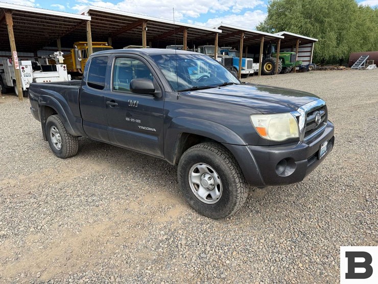 2010-toyota-tacoma-image-7