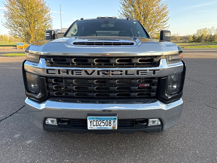 2022-chevrolet-3500-image-8