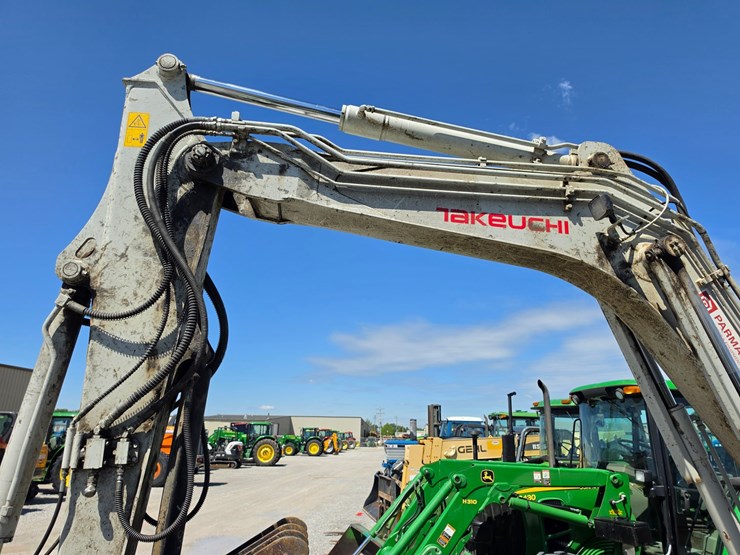 2021-takeuchi-tb290-image-3