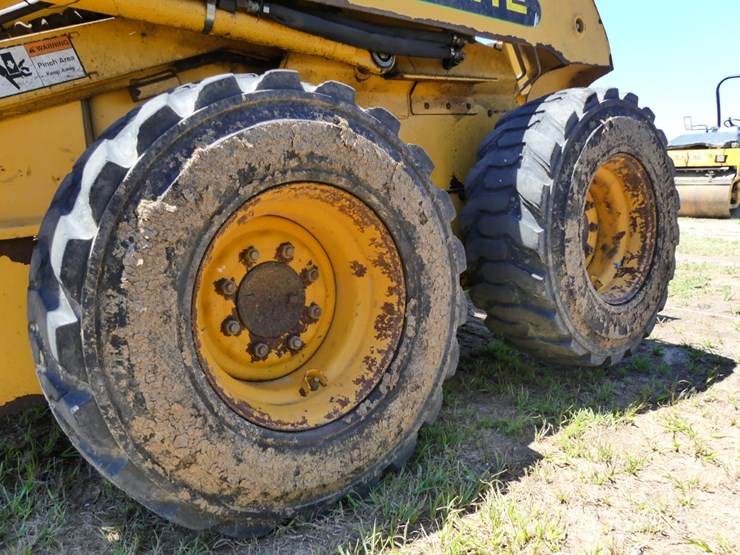 2000-john-deere-250-image-6