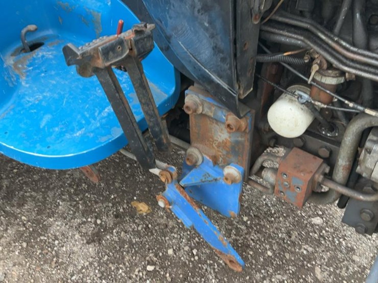 #2400-•-new-holland-tc25s-diesel-tractor-image-32