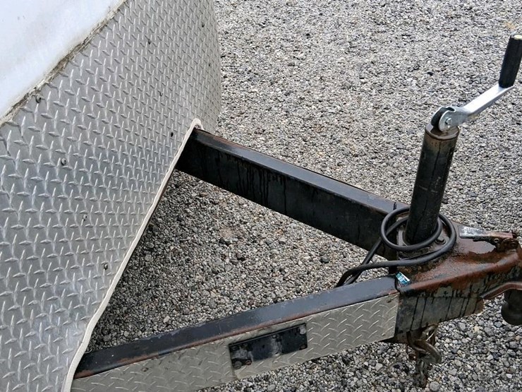 #2252-•-2006-interstate-double-axle-enclosed-trailer-image-8