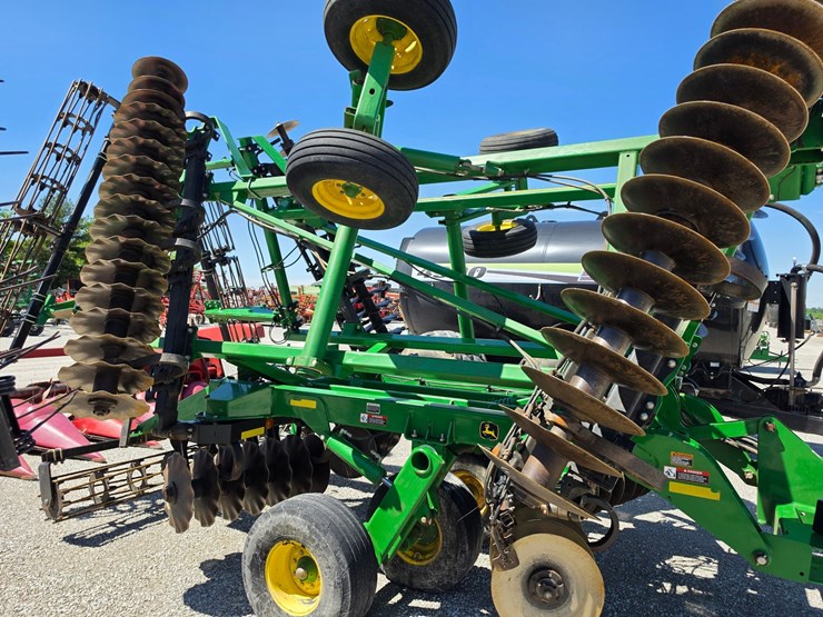 2016-john-deere-2623vt-image-7