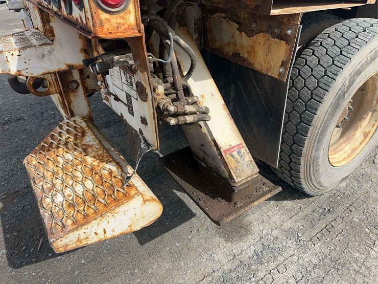 2007-gmc-topkick-c7500-image-17
