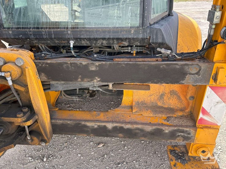 2016-jcb-3cx-image-32