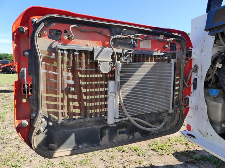 2024-bobcat-t86-image-10