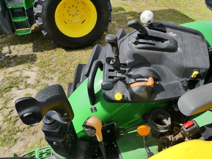 2024-john-deere-5120m-image-11