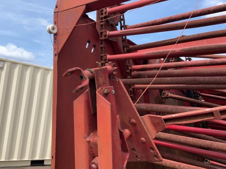 new-holland-847-image-14