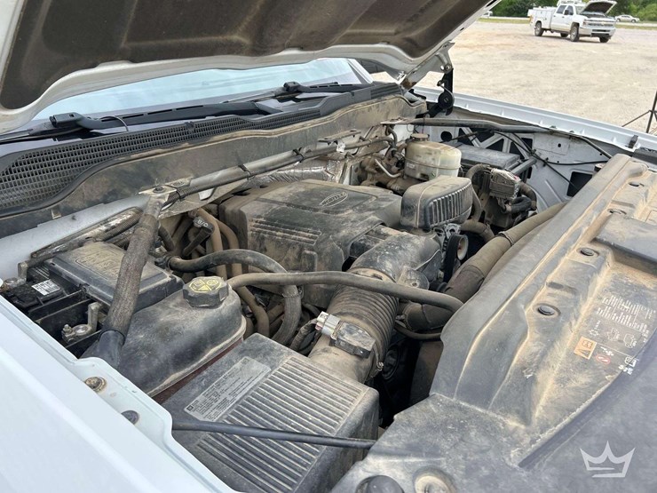 2015-chevrolet-silverado-2500hd-image-9