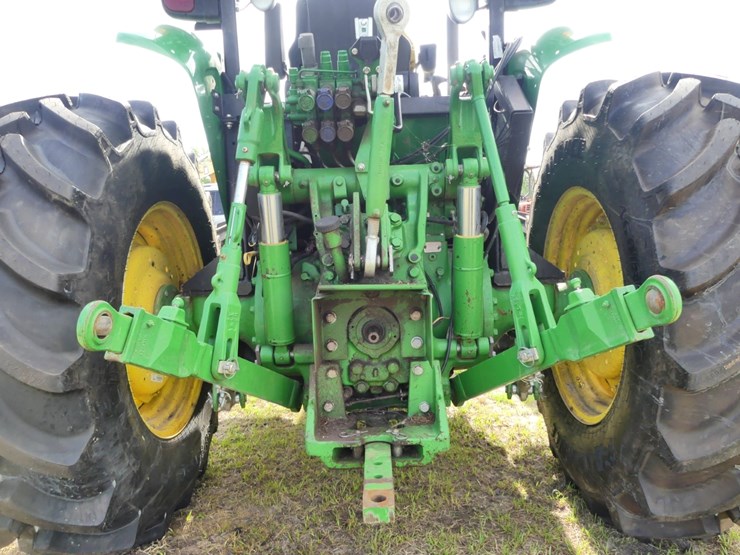 2023-john-deere-5105m-image-5