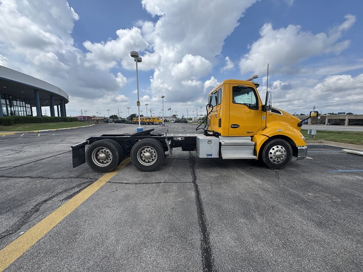 2021-kenworth-t680-image-1