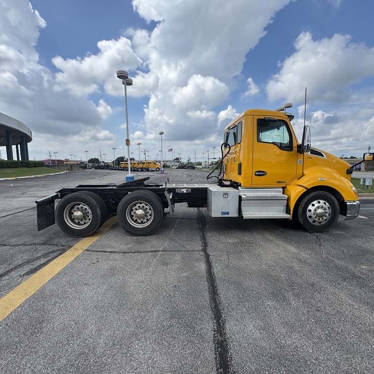 2021 KENWORTH T680