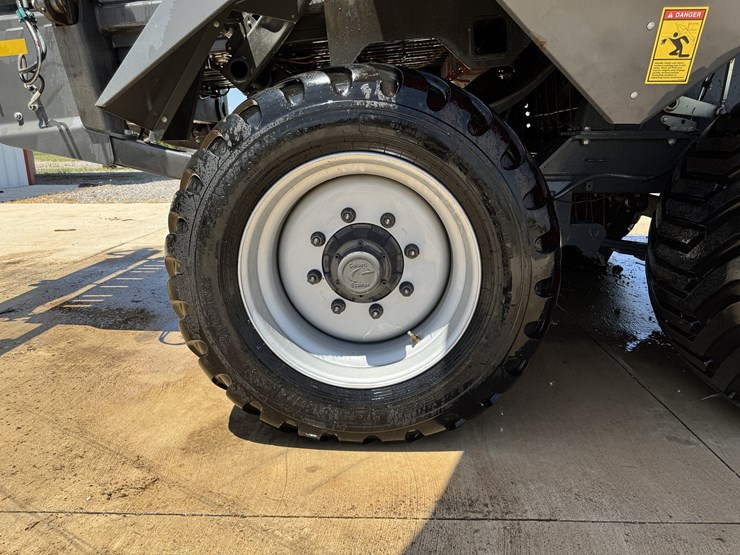 2021-massey-ferguson-2270-image-23