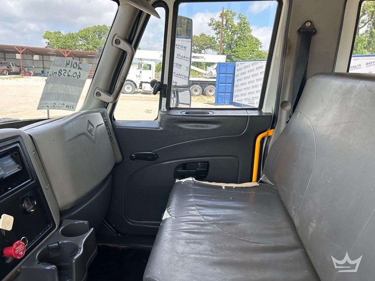 2014-international-durastar-4300-image-18