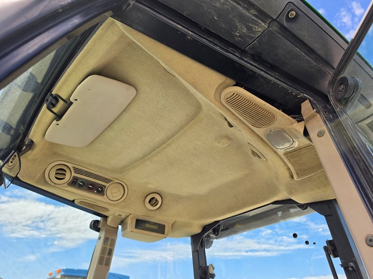 2014-john-deere-6115d-image-12