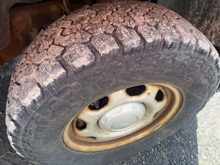 2011-ford-f150-xl-image-12