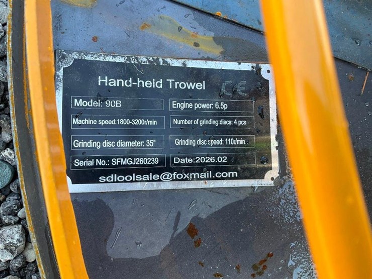 #4085-•-unused-future-power-trowel-image-3