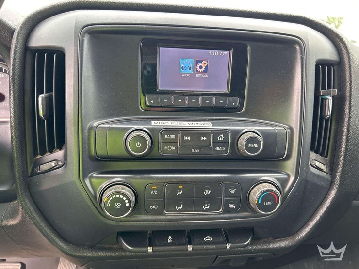 2015-chevrolet-silverado-2500hd-image-16