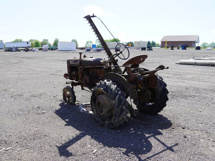 #2408-•-farmall-cub-a-tractor-with-sickle-bar-mower-image-2