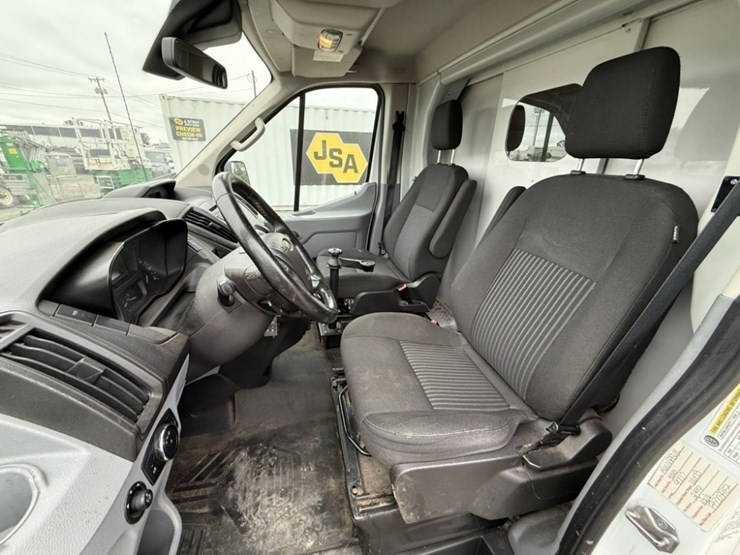 2016-ford-transit-image-23