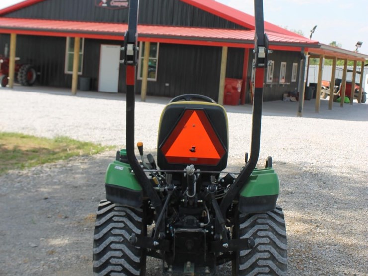 john-deere-1023e-image-4