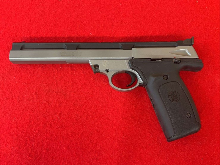 smith-&-wesson-model-22s-semi-auto-pistol-.22-lr-image-8