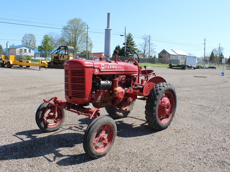 #2404-•-farmall-a-tractor-image-1