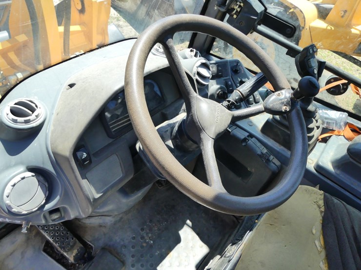 2014-volvo-l20f-image-12