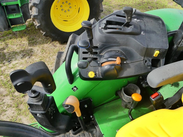 2024-john-deere-5120m-image-11