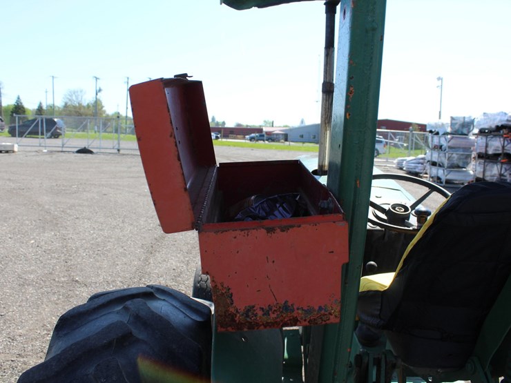 john-deere-301-image-11