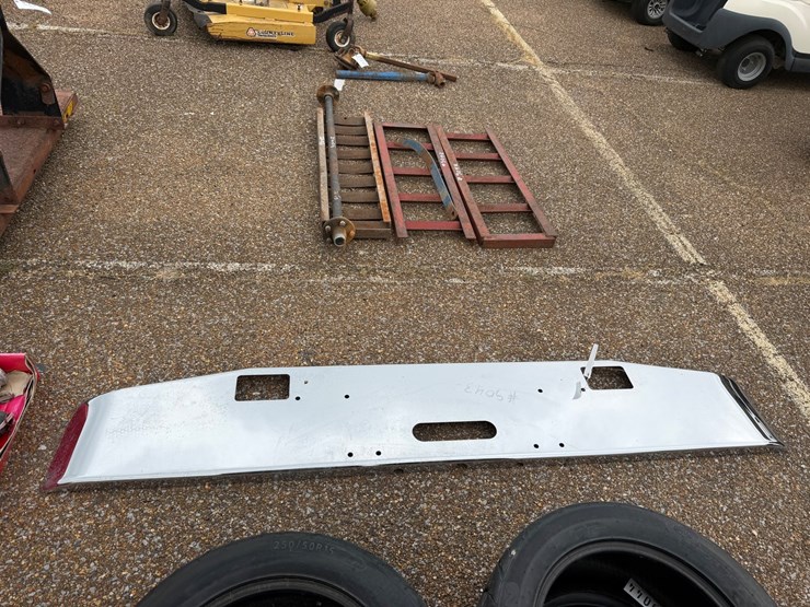 #9043-•-front-bumper-image-4