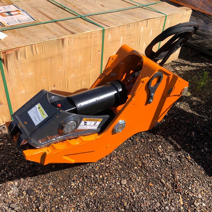 #35 • EXCAVATOR HYDRAULIC CLAMP THUMB