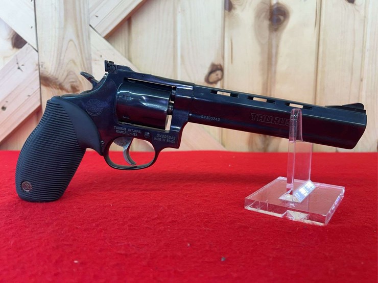 taurus-tracker-revolver-.22-lr-image-4