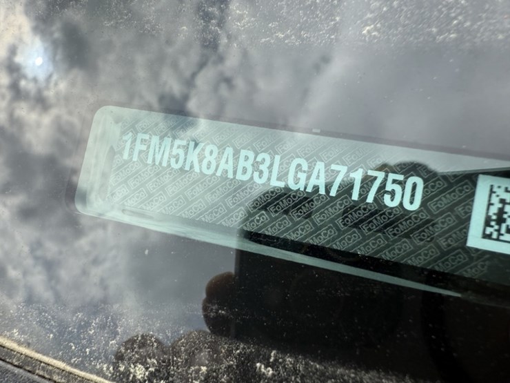 2020-ford-explorer-image-9