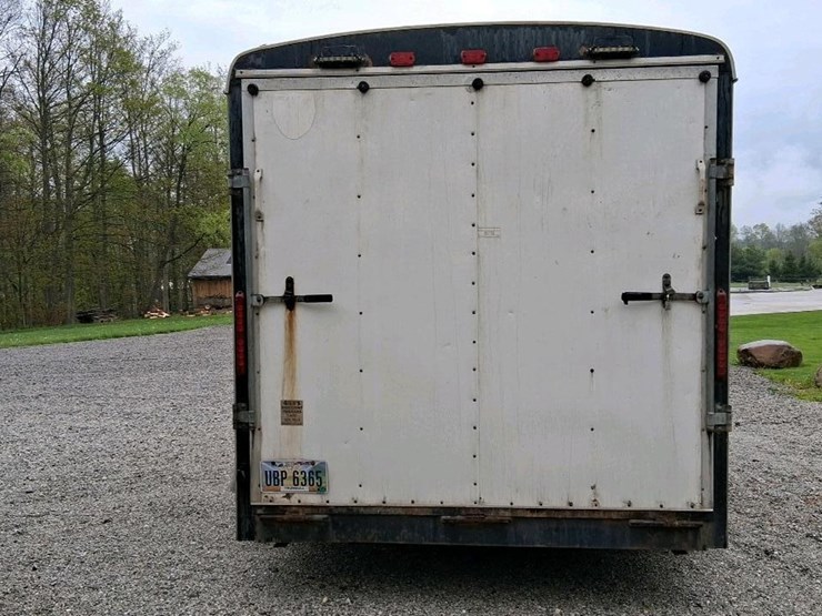 #2252-•-2006-interstate-double-axle-enclosed-trailer-image-4