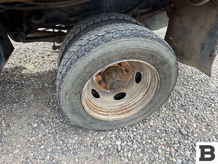 1999-ford-f550-image-13