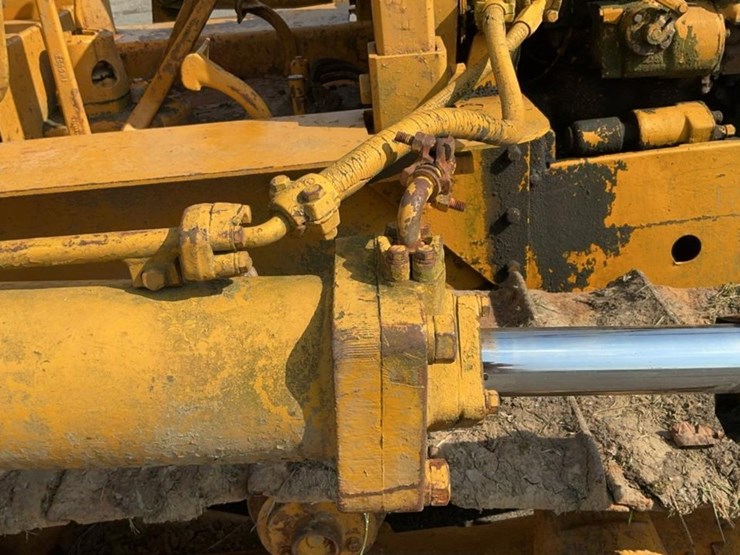caterpillar-d4-image-31