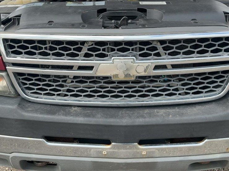 2005-chevrolet-silverado-2500hd-image-38