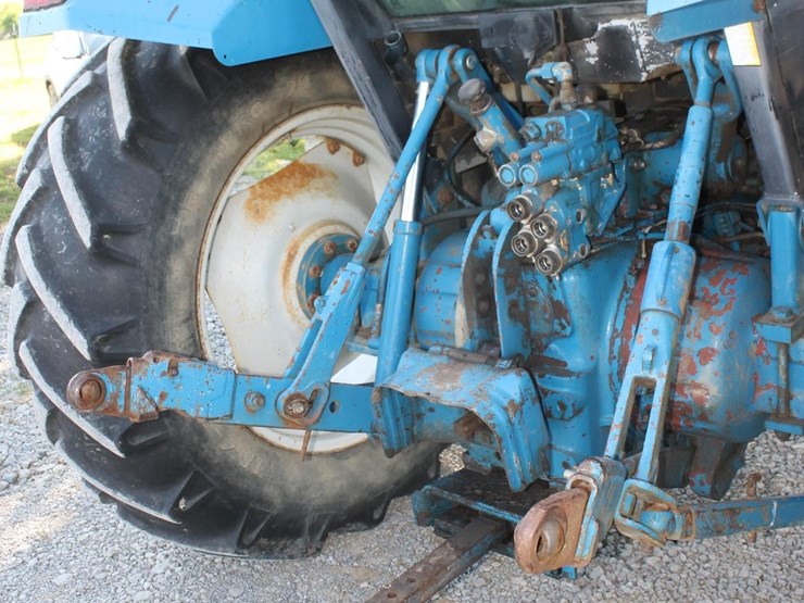 ford-8240a-image-6