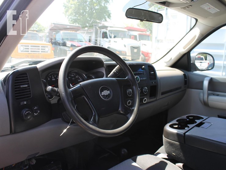 2009-chevrolet-2500-image-8