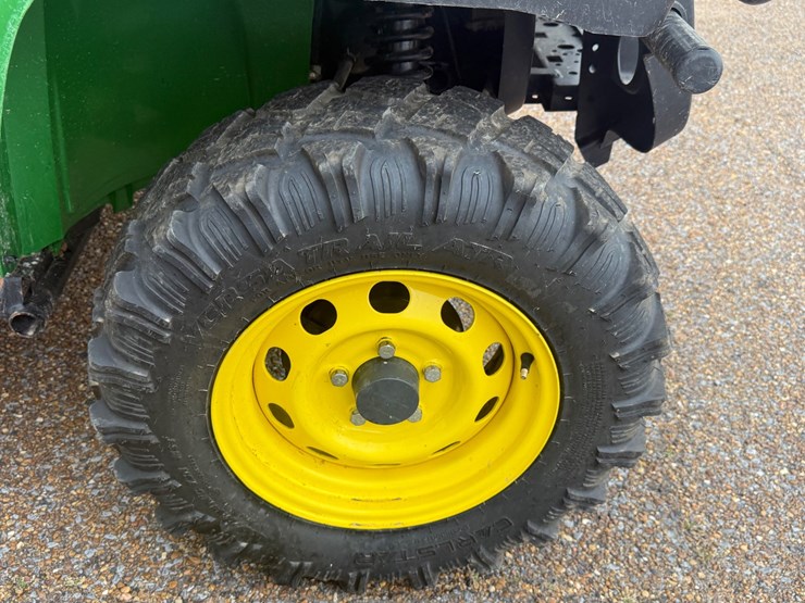 john-deere-gator-image-13