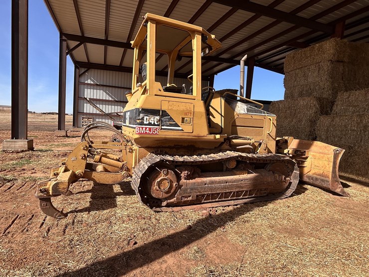 2005-caterpillar-d4g-image-11