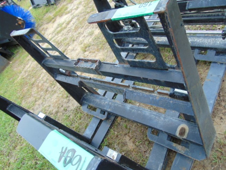 quick-attach-walk-thru-fork-hanger-w/-48"-forks-image-2