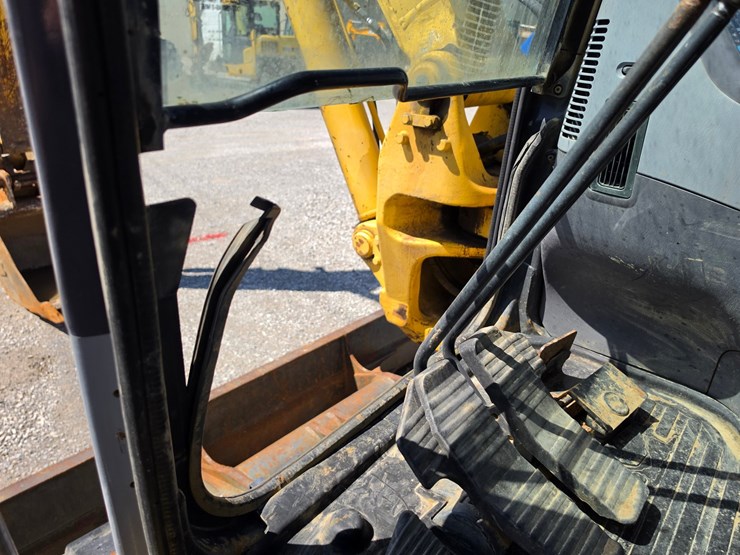 2004-komatsu-pc78mr-6-image-14
