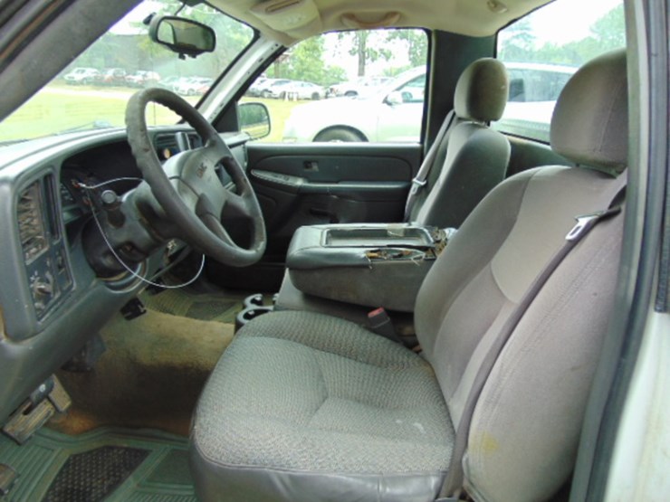 2005-gmc-sierra-1500-image-4
