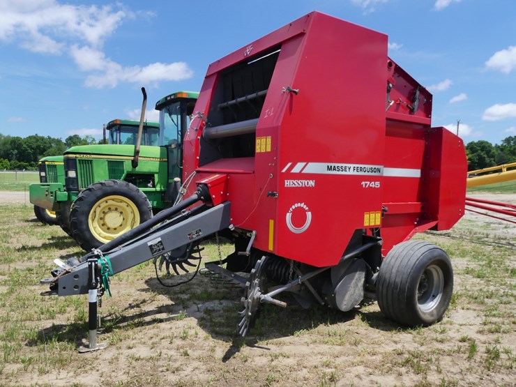 massey-ferguson-1745-image-1