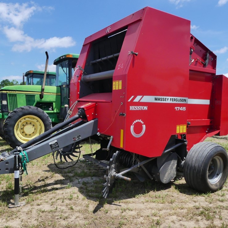 MASSEY-FERGUSON 1745