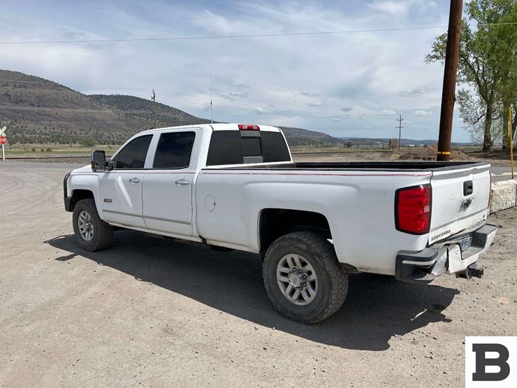 2018-chevrolet-silverado-2500-image-4